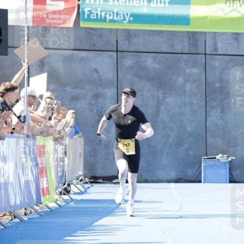 09.08.2026 - GEWOBA Citytriathlon Bremen Yannick Fuchs http://msf.ph/oto/9933066 09.08.2026 11:20:29 Ziel 297 meine-sportfotos.de