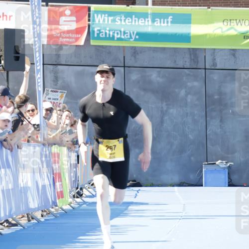 09.08.2026 - GEWOBA Citytriathlon Bremen Yannick Fuchs http://msf.ph/oto/9933075 09.08.2026 11:20:30 Ziel 297 meine-sportfotos.de