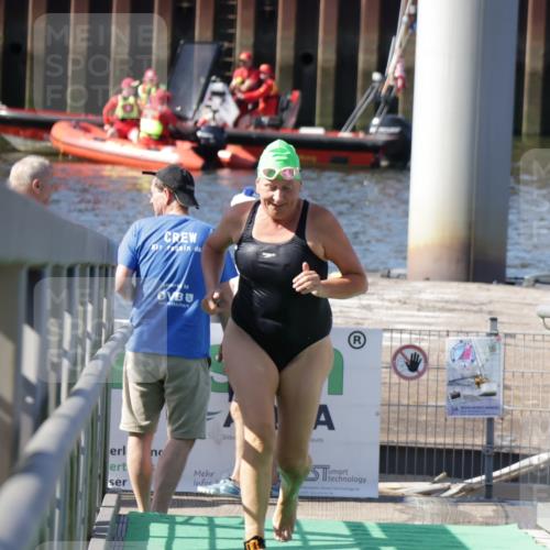 09.08.2026 - GEWOBA Citytriathlon Bremen Yannick Fuchs http://msf.ph/oto/9933090 09.08.2026 10:30:24 Schwimmen 79 meine-sportfotos.de