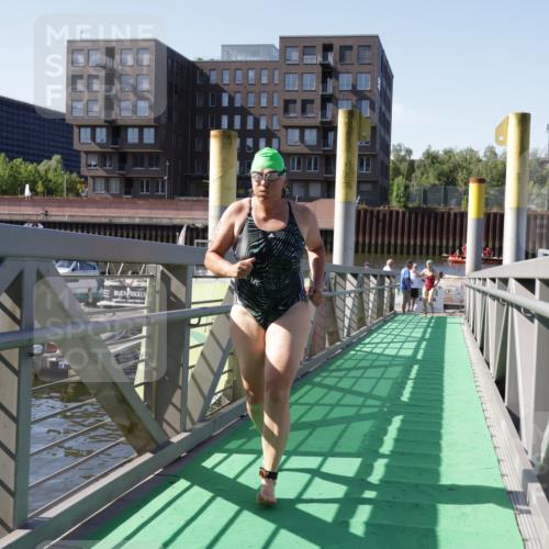 09.08.2026 - GEWOBA Citytriathlon Bremen Yannick Fuchs http://msf.ph/oto/9933107 09.08.2026 10:30:41 Schwimmen 79, 147, 213 meine-sportfotos.de