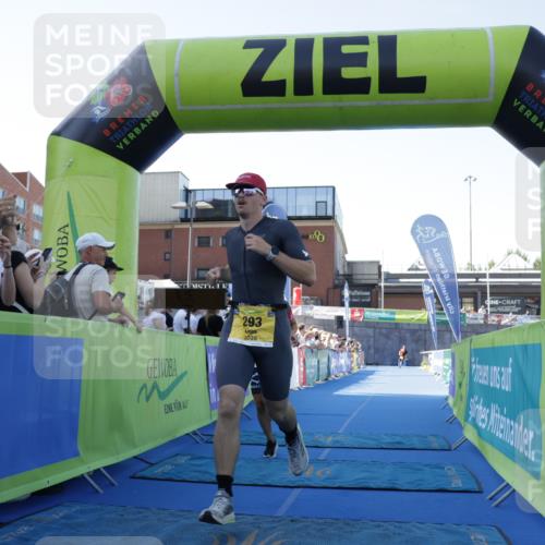 09.08.2026 - GEWOBA Citytriathlon Bremen Yannick Fuchs http://msf.ph/oto/9933129 09.08.2026 11:20:45 Ziel 293, 301, 427 meine-sportfotos.de