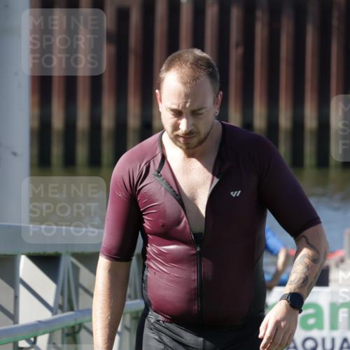 09.08.2026 - GEWOBA Citytriathlon Bremen Yannick Fuchs http://msf.ph/oto/9933130 09.08.2026 10:30:56 Schwimmen 147, 161 meine-sportfotos.de