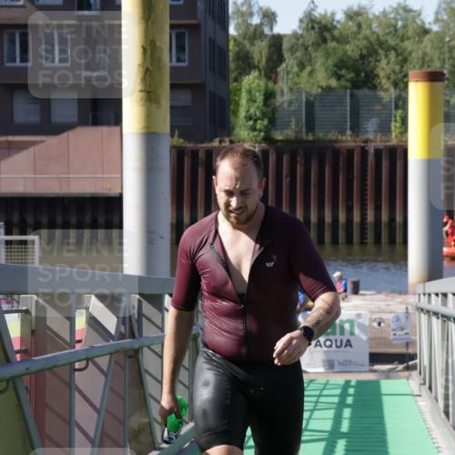 09.08.2026 - GEWOBA Citytriathlon Bremen Yannick Fuchs http://msf.ph/oto/9933132 09.08.2026 10:30:58 Schwimmen 147, 161 meine-sportfotos.de