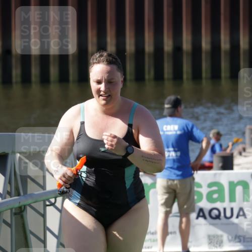 09.08.2026 - GEWOBA Citytriathlon Bremen Yannick Fuchs http://msf.ph/oto/9933137 09.08.2026 10:32:16 Schwimmen 450 meine-sportfotos.de
