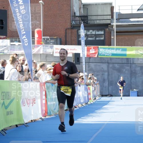 09.08.2026 - GEWOBA Citytriathlon Bremen Yannick Fuchs http://msf.ph/oto/9933141 09.08.2026 11:20:54 Ziel 372 meine-sportfotos.de