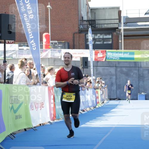 09.08.2026 - GEWOBA Citytriathlon Bremen Yannick Fuchs http://msf.ph/oto/9933142 09.08.2026 11:20:54 Ziel 372 meine-sportfotos.de