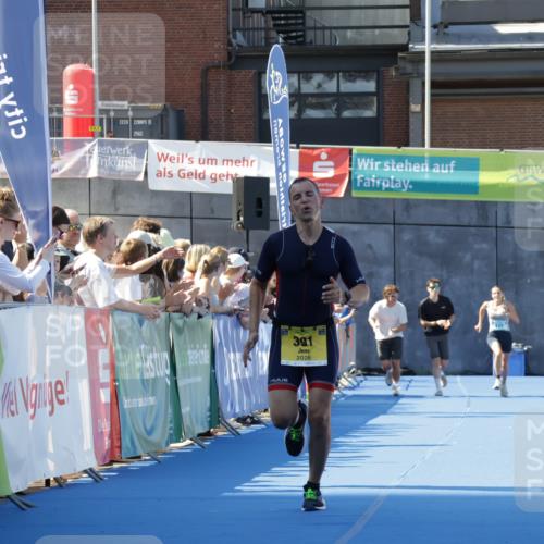 09.08.2026 - GEWOBA Citytriathlon Bremen Yannick Fuchs http://msf.ph/oto/9933148 09.08.2026 11:21:01 Ziel 177, 391 meine-sportfotos.de
