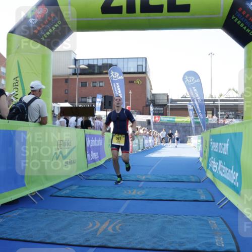 09.08.2026 - GEWOBA Citytriathlon Bremen Yannick Fuchs http://msf.ph/oto/9933154 09.08.2026 11:21:03 Ziel 177, 391 meine-sportfotos.de