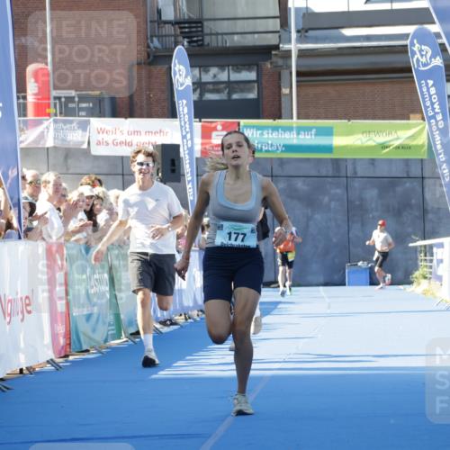09.08.2026 - GEWOBA Citytriathlon Bremen Yannick Fuchs http://msf.ph/oto/9933160 09.08.2026 11:21:06 Ziel 177, 391 meine-sportfotos.de