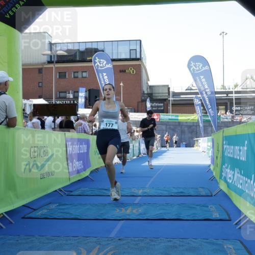 09.08.2026 - GEWOBA Citytriathlon Bremen Yannick Fuchs http://msf.ph/oto/9933165 09.08.2026 11:21:07 Ziel 177 meine-sportfotos.de