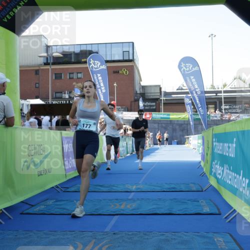 09.08.2026 - GEWOBA Citytriathlon Bremen Yannick Fuchs http://msf.ph/oto/9933166 09.08.2026 11:21:07 Ziel 177 meine-sportfotos.de