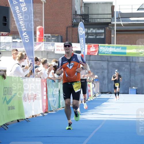 09.08.2026 - GEWOBA Citytriathlon Bremen Yannick Fuchs http://msf.ph/oto/9933181 09.08.2026 11:21:15 Ziel 478, 528 meine-sportfotos.de