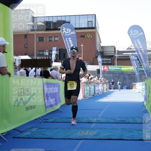 09.08.2026 - GEWOBA Citytriathlon Bremen Yannick Fuchs http://msf.ph/oto/9933198 09.08.2026 11:21:23 Ziel 375 meine-sportfotos.de