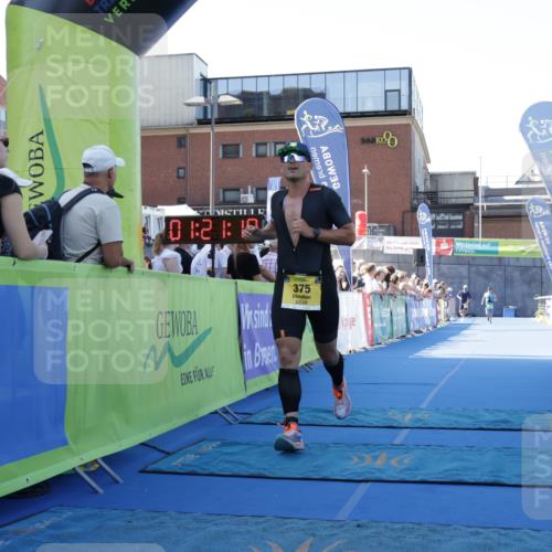 09.08.2026 - GEWOBA Citytriathlon Bremen Yannick Fuchs http://msf.ph/oto/9933200 09.08.2026 11:21:23 Ziel 375 meine-sportfotos.de