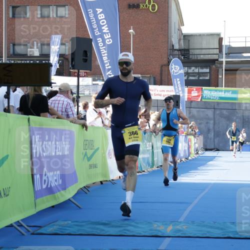 09.08.2026 - GEWOBA Citytriathlon Bremen Yannick Fuchs http://msf.ph/oto/9933207 09.08.2026 11:21:31 Ziel 366, 393 meine-sportfotos.de