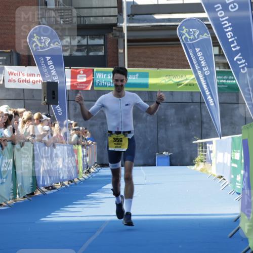 09.08.2026 - GEWOBA Citytriathlon Bremen Yannick Fuchs http://msf.ph/oto/9933228 09.08.2026 11:21:44 Ziel 336, 359 meine-sportfotos.de