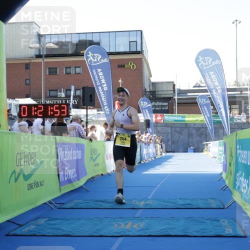 09.08.2026 - GEWOBA Citytriathlon Bremen Yannick Fuchs http://msf.ph/oto/9933245 09.08.2026 11:21:57 Ziel 284 meine-sportfotos.de