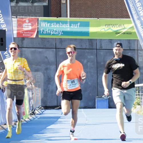 09.08.2026 - GEWOBA Citytriathlon Bremen Yannick Fuchs http://msf.ph/oto/9933251 09.08.2026 11:22:09 Ziel 95 meine-sportfotos.de