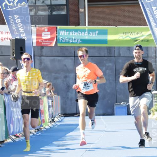 09.08.2026 - GEWOBA Citytriathlon Bremen Yannick Fuchs http://msf.ph/oto/9933252 09.08.2026 11:22:09 Ziel 95 meine-sportfotos.de