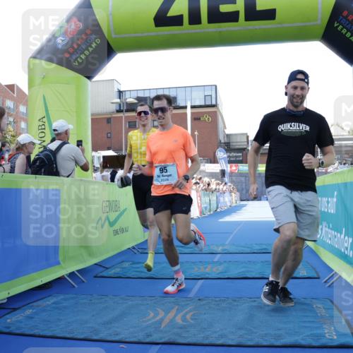 09.08.2026 - GEWOBA Citytriathlon Bremen Yannick Fuchs http://msf.ph/oto/9933258 09.08.2026 11:22:12 Ziel 95 meine-sportfotos.de
