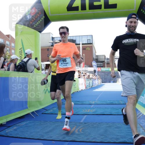 09.08.2026 - GEWOBA Citytriathlon Bremen Yannick Fuchs http://msf.ph/oto/9933259 09.08.2026 11:22:12 Ziel 95 meine-sportfotos.de