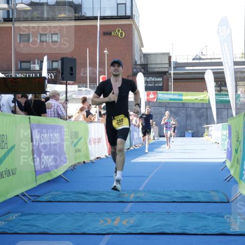 09.08.2026 - GEWOBA Citytriathlon Bremen Yannick Fuchs http://msf.ph/oto/9933267 09.08.2026 11:22:24 Ziel 304, 332, 465 meine-sportfotos.de