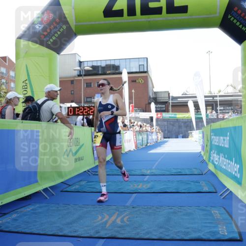 09.08.2026 - GEWOBA Citytriathlon Bremen Yannick Fuchs http://msf.ph/oto/9933290 09.08.2026 11:22:32 Ziel 447, 465 meine-sportfotos.de