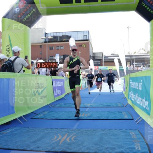09.08.2026 - GEWOBA Citytriathlon Bremen Yannick Fuchs http://msf.ph/oto/9933303 09.08.2026 11:22:48 Ziel 81, 325, 328, 395, 493 meine-sportfotos.de