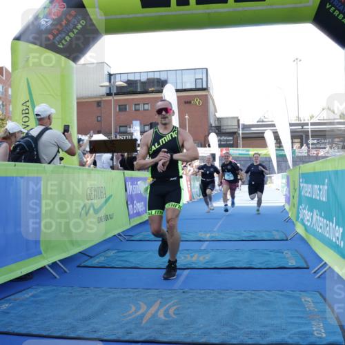 09.08.2026 - GEWOBA Citytriathlon Bremen Yannick Fuchs http://msf.ph/oto/9933304 09.08.2026 11:22:48 Ziel 81, 325, 328, 395, 493 meine-sportfotos.de