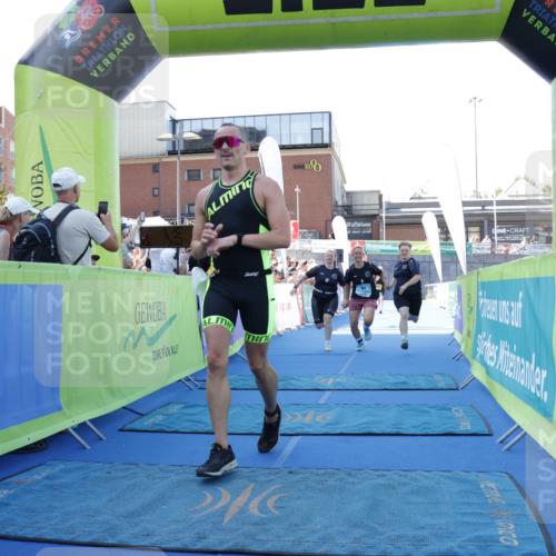 09.08.2026 - GEWOBA Citytriathlon Bremen Yannick Fuchs http://msf.ph/oto/9933305 09.08.2026 11:22:49 Ziel 81, 325, 328, 395, 493 meine-sportfotos.de