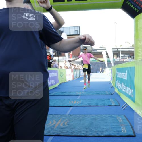 09.08.2026 - GEWOBA Citytriathlon Bremen Yannick Fuchs http://msf.ph/oto/9933314 09.08.2026 11:22:51 Ziel 81, 325, 328, 395, 493 meine-sportfotos.de