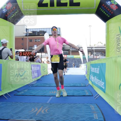 09.08.2026 - GEWOBA Citytriathlon Bremen Yannick Fuchs http://msf.ph/oto/9933316 09.08.2026 11:22:52 Ziel 81, 325, 328, 395, 493 meine-sportfotos.de