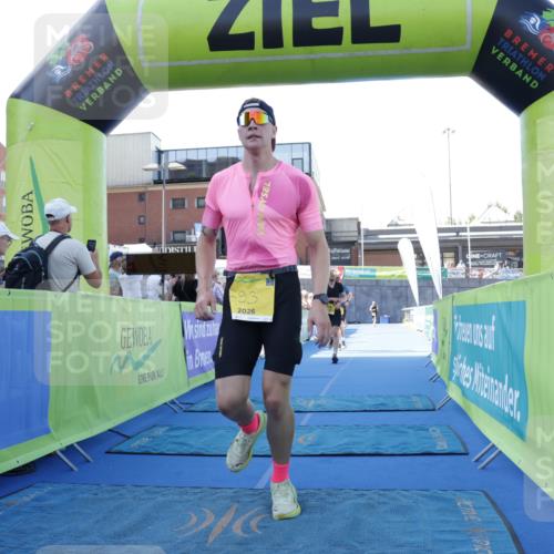 09.08.2026 - GEWOBA Citytriathlon Bremen Yannick Fuchs http://msf.ph/oto/9933318 09.08.2026 11:22:52 Ziel 81, 325, 328, 395, 493 meine-sportfotos.de