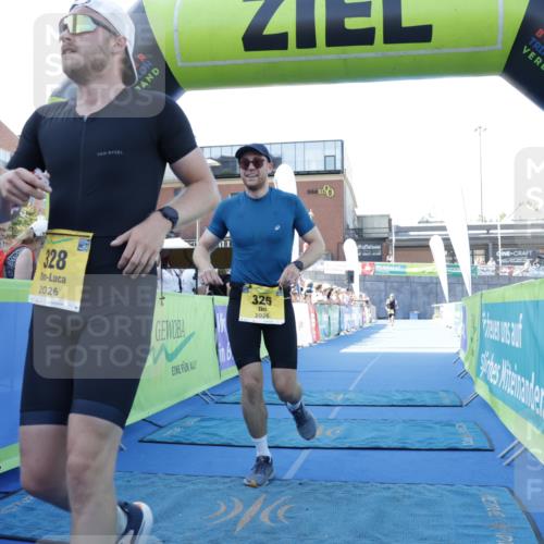 09.08.2026 - GEWOBA Citytriathlon Bremen Yannick Fuchs http://msf.ph/oto/9933328 09.08.2026 11:22:56 Ziel 325, 328 meine-sportfotos.de