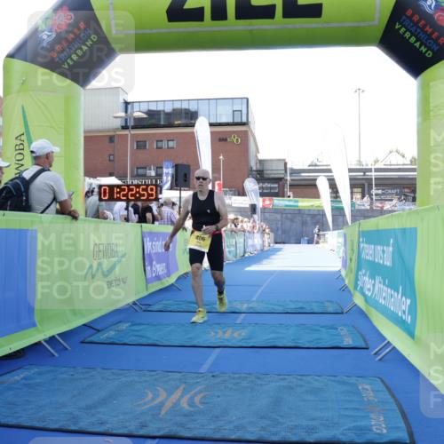 09.08.2026 - GEWOBA Citytriathlon Bremen Yannick Fuchs http://msf.ph/oto/9933337 09.08.2026 11:23:03 Ziel 406 meine-sportfotos.de