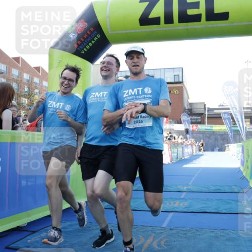 09.08.2026 - GEWOBA Citytriathlon Bremen Yannick Fuchs http://msf.ph/oto/9933358 09.08.2026 11:23:33 Ziel 39, 368 meine-sportfotos.de