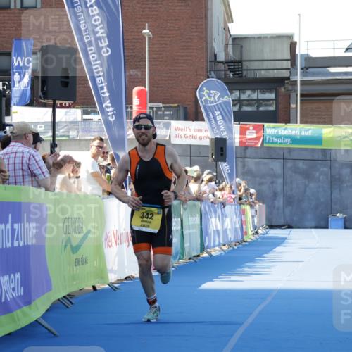 09.08.2026 - GEWOBA Citytriathlon Bremen Yannick Fuchs http://msf.ph/oto/9933365 09.08.2026 11:23:39 Ziel 342 meine-sportfotos.de