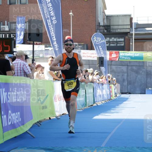 09.08.2026 - GEWOBA Citytriathlon Bremen Yannick Fuchs http://msf.ph/oto/9933366 09.08.2026 11:23:39 Ziel 342 meine-sportfotos.de