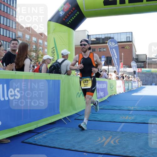09.08.2026 - GEWOBA Citytriathlon Bremen Yannick Fuchs http://msf.ph/oto/9933368 09.08.2026 11:23:41 Ziel 342 meine-sportfotos.de
