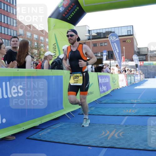 09.08.2026 - GEWOBA Citytriathlon Bremen Yannick Fuchs http://msf.ph/oto/9933369 09.08.2026 11:23:41 Ziel 342 meine-sportfotos.de