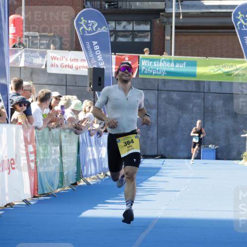 09.08.2026 - GEWOBA Citytriathlon Bremen Yannick Fuchs http://msf.ph/oto/9933372 09.08.2026 11:23:49 Ziel 364 meine-sportfotos.de