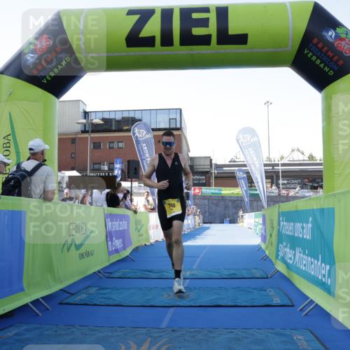 09.08.2026 - GEWOBA Citytriathlon Bremen Yannick Fuchs http://msf.ph/oto/9933391 09.08.2026 11:24:01 Ziel 239, 340 meine-sportfotos.de