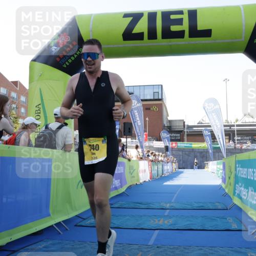 09.08.2026 - GEWOBA Citytriathlon Bremen Yannick Fuchs http://msf.ph/oto/9933394 09.08.2026 11:24:02 Ziel 239, 340 meine-sportfotos.de