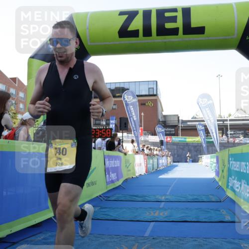09.08.2026 - GEWOBA Citytriathlon Bremen Yannick Fuchs http://msf.ph/oto/9933395 09.08.2026 11:24:02 Ziel 239, 340 meine-sportfotos.de