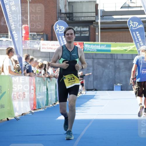 09.08.2026 - GEWOBA Citytriathlon Bremen Yannick Fuchs http://msf.ph/oto/9933399 09.08.2026 11:24:12 Ziel 343 meine-sportfotos.de