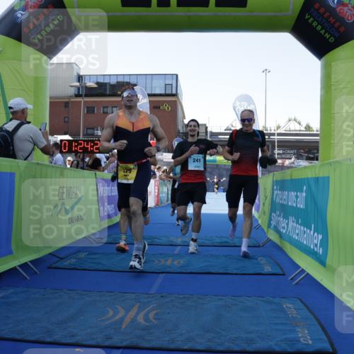 09.08.2026 - GEWOBA Citytriathlon Bremen Yannick Fuchs http://msf.ph/oto/9933416 09.08.2026 11:24:26 Ziel 241, 379, 413, 472 meine-sportfotos.de