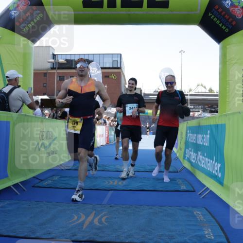 09.08.2026 - GEWOBA Citytriathlon Bremen Yannick Fuchs http://msf.ph/oto/9933417 09.08.2026 11:24:27 Ziel 241, 379, 413, 472 meine-sportfotos.de