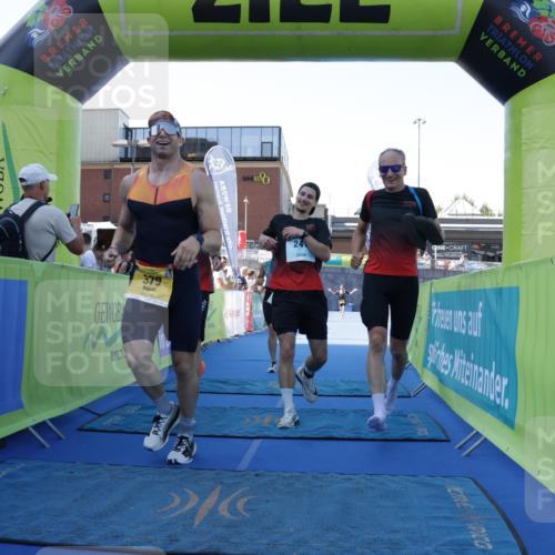 09.08.2026 - GEWOBA Citytriathlon Bremen Yannick Fuchs http://msf.ph/oto/9933418 09.08.2026 11:24:27 Ziel 241, 379, 413, 472 meine-sportfotos.de