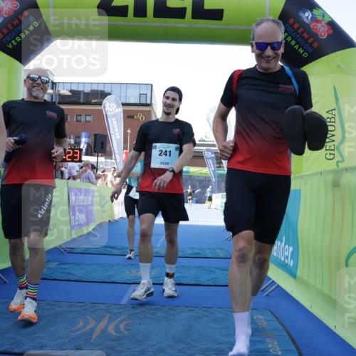 09.08.2026 - GEWOBA Citytriathlon Bremen Yannick Fuchs http://msf.ph/oto/9933421 09.08.2026 11:24:27 Ziel 241, 379, 413, 472 meine-sportfotos.de