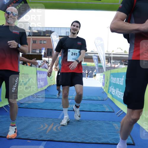 09.08.2026 - GEWOBA Citytriathlon Bremen Yannick Fuchs http://msf.ph/oto/9933422 09.08.2026 11:24:28 Ziel 241, 379, 472 meine-sportfotos.de